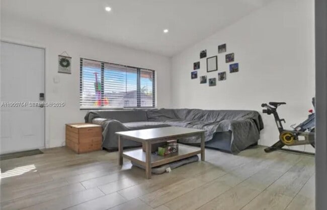 Building Photo - 4800 SW 136th Pl