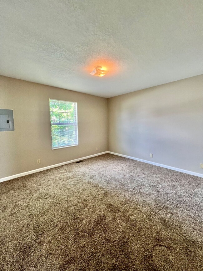 Building Photo - 355 PEABODY DRIVE UNIT 6