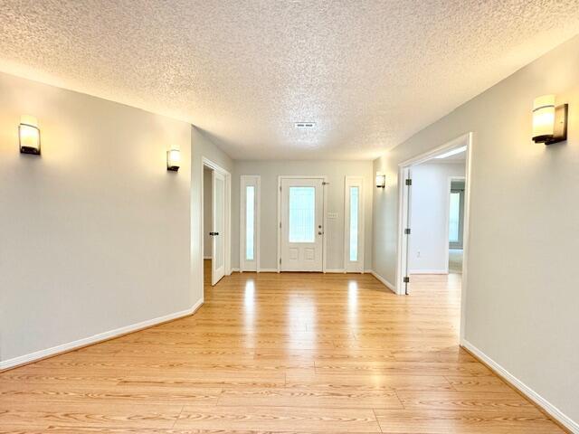 Building Photo - 1034 Rocky Bayou Dr