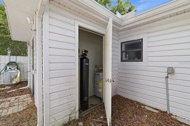 Building Photo - 15509 Casey Rd Ext