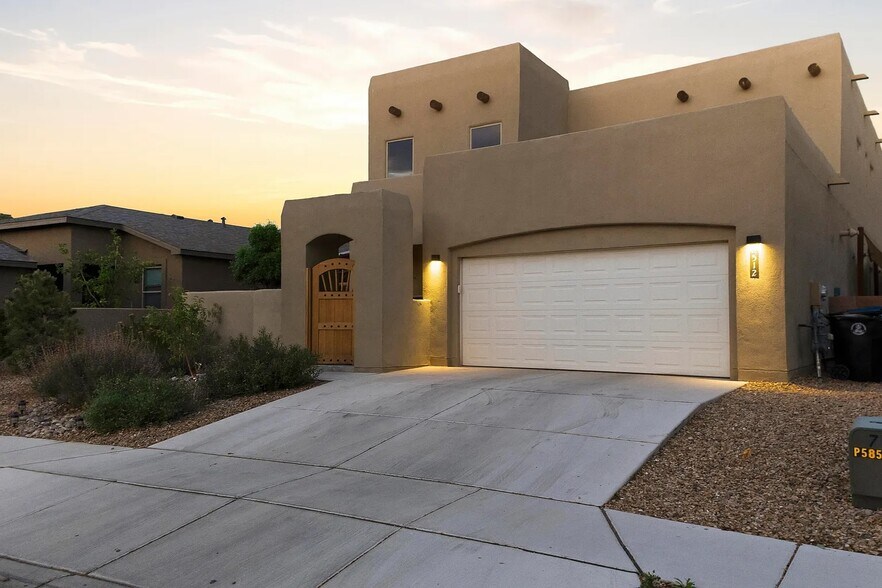 Building Photo - 512 Twilight Vista Ln SW