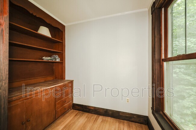 Building Photo - 6 Engel St