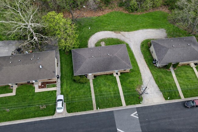 Building Photo - 1712 Garden Dr