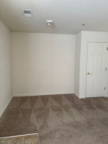 Building Photo - Maple Heights