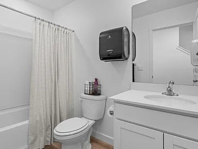 Building Photo - GORGEOUS American Fork Townhome!!!