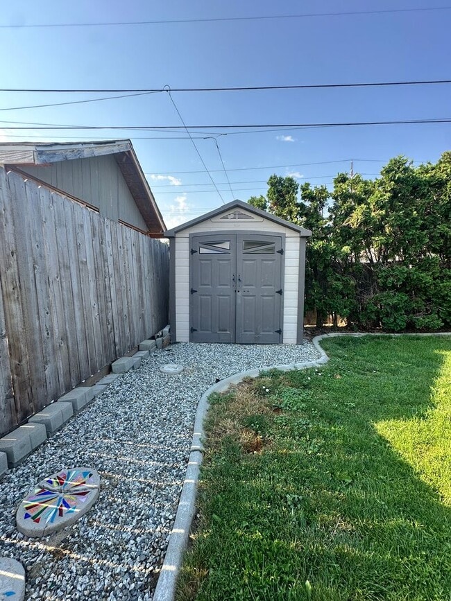 Building Photo - Charming 3-Bedroom, 1.5-Bath Home with Pool & Outdoor Entertaining Oasis