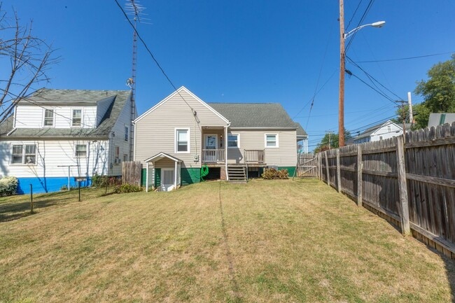 Building Photo - 2 Bed, 1 Bath Rancher in Martinsburg, WV