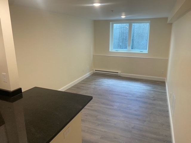 Building Photo - 520 Main St