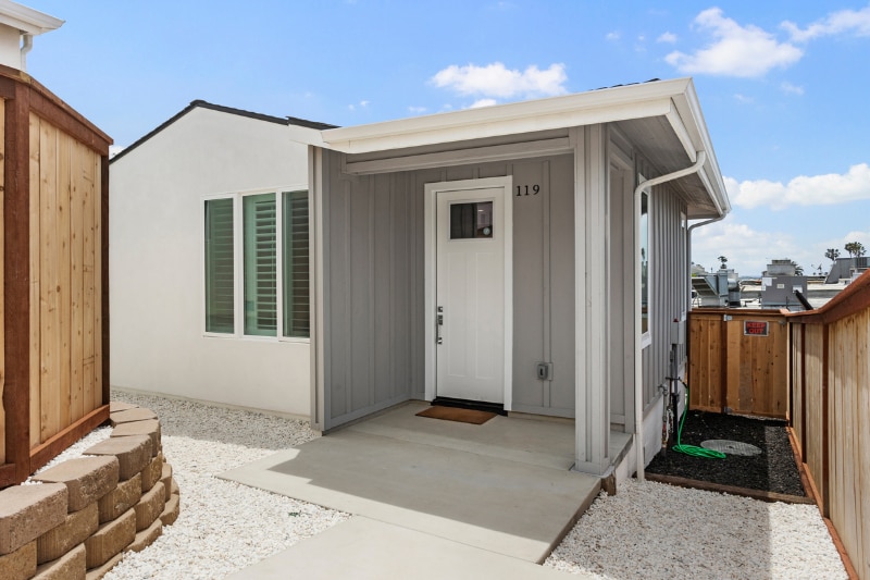 Building Photo - 119 S Rios Ave