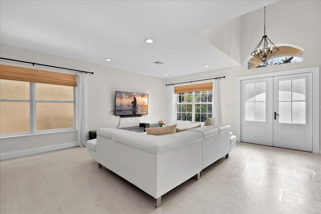Building Photo - 2447 Country Golf Dr