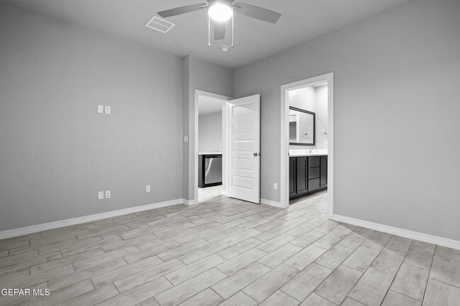 Building Photo - 11133 Blazing Star Pl