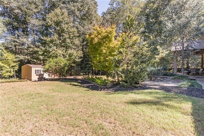 Building Photo - 310 Bent Grass Dr