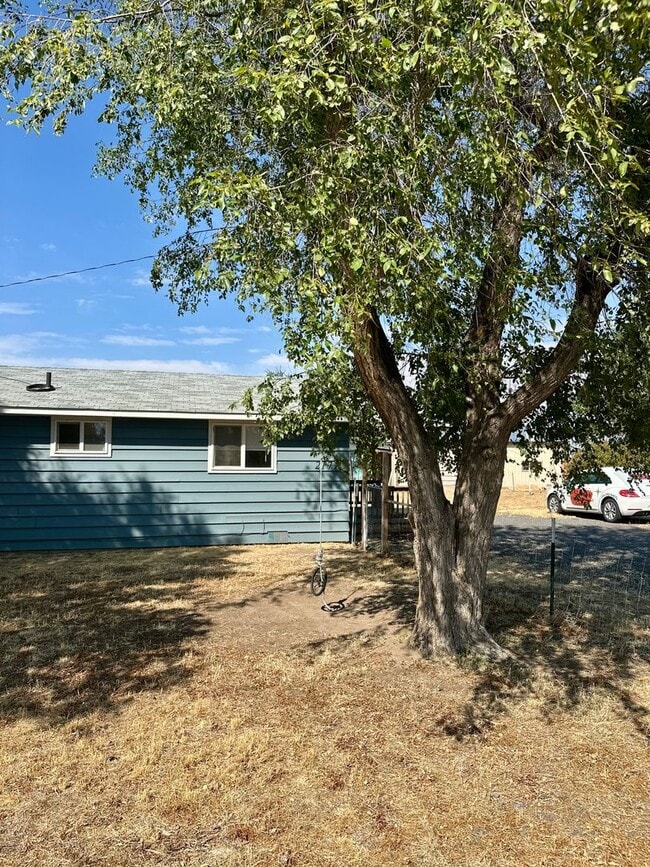 Building Photo - Nice home for rent in Metolius!