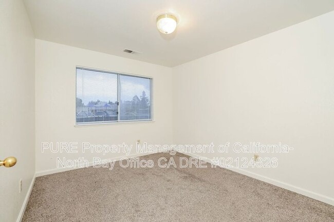 Building Photo - 1190 Exeter Dr