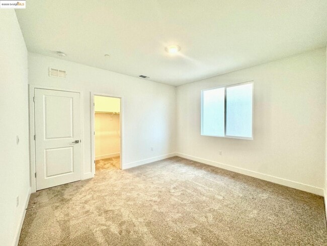 Building Photo - 2850 Talkeetna St