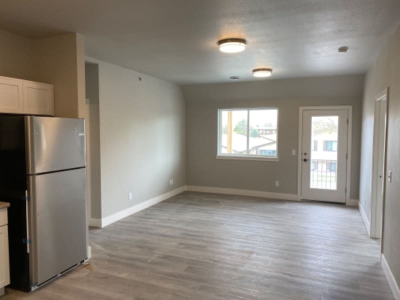 Building Photo - 3250 Rosebud Dr