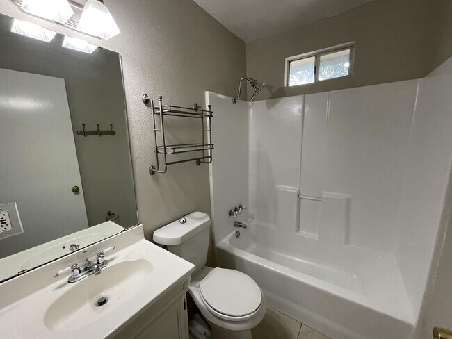 Building Photo - 5623 Granger Pl