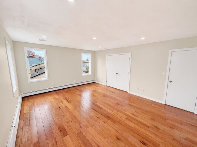 Building Photo - Beautiful Condo In Revere MA!