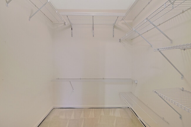 Building Photo - 3184 Impressions Dr