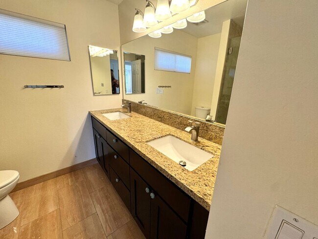 Building Photo - Rare opportunity spacious remodeled Camarillo Home on cul-de-sac with Electricity included!