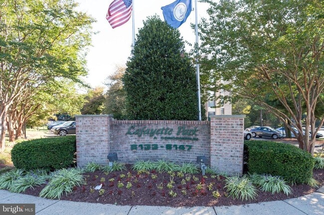 Building Photo - Lafayette Park Condominium | All Utilities Included | Pool, Tennis Court & Clubhouse