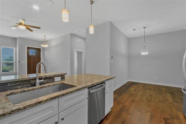 Building Photo - 5979 Rivendell Dr