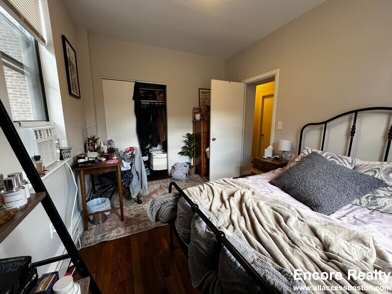 Building Photo - 31 Stearns Rd