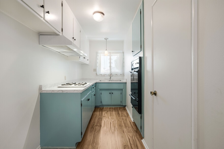 Kitchen - 200 Chester Way