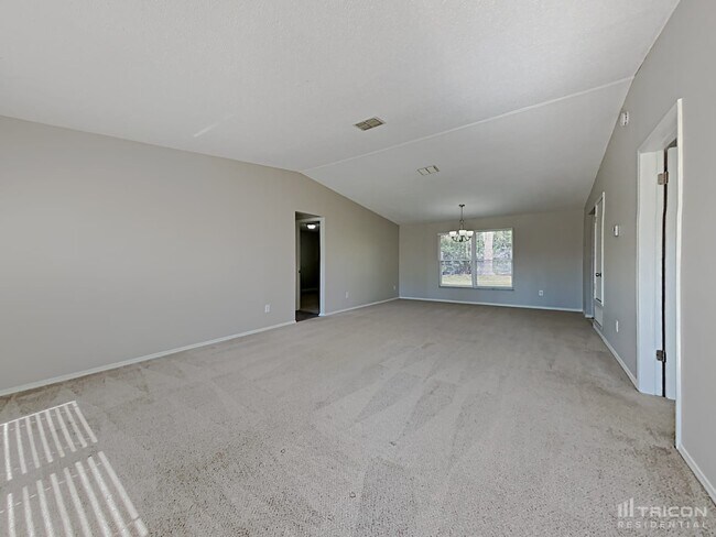 Building Photo - 1641 Rhonda Dr
