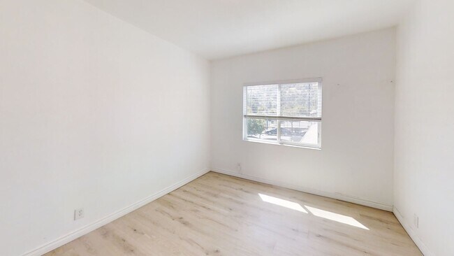 Building Photo - 3629 Marmion Way