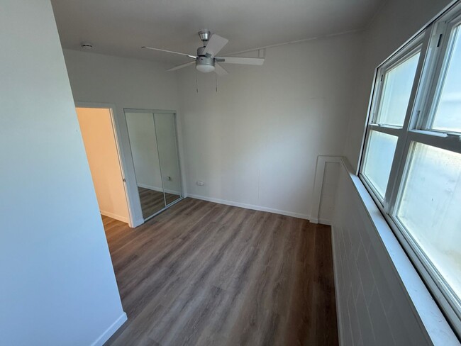 Building Photo - Fully renovated Laukona 5 bed 3 bath home