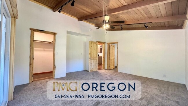 Building Photo - 4323 Galice Rd