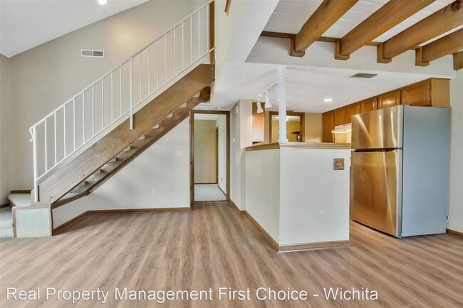 Building Photo - 2 br, 2 bath House - 1717 S Cypress Unit 821