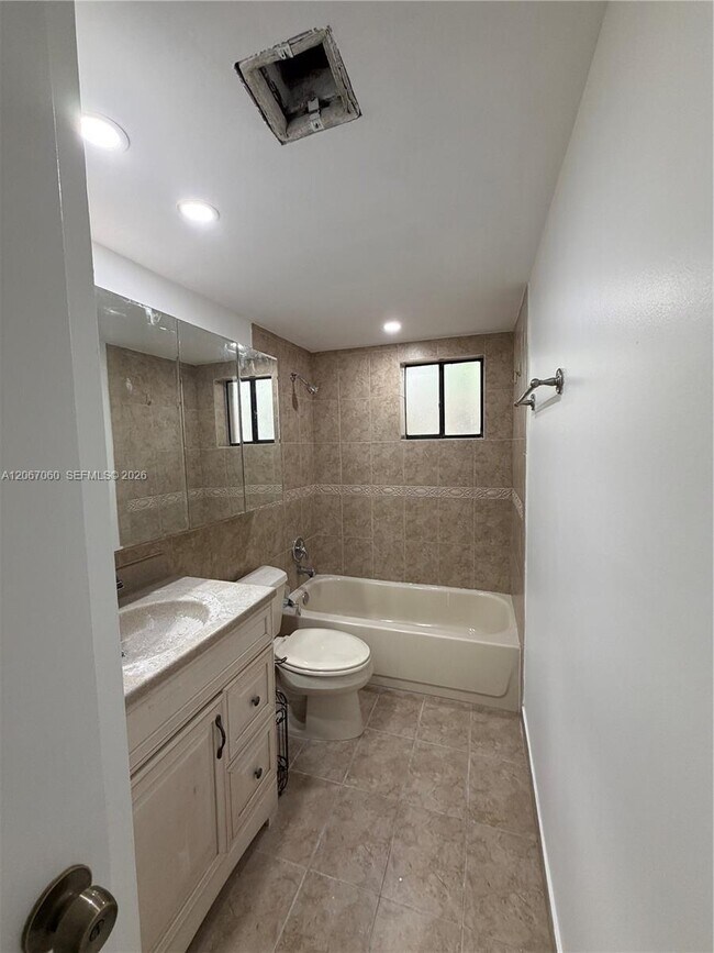 Building Photo - 8065 SW 107th Ave