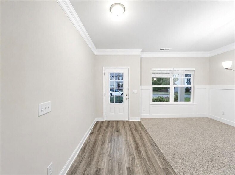 Building Photo - 757 Laurel Cove