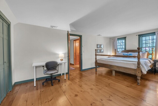 Building Photo - 73 Champeaux Rd