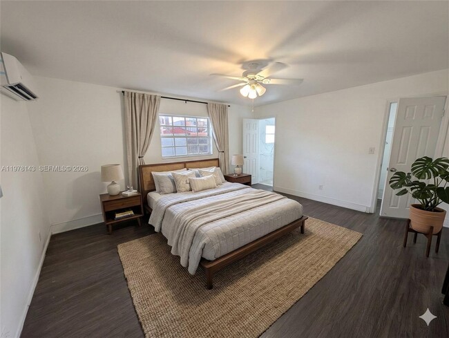 Building Photo - 232 SW 23rd St