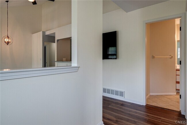 Building Photo - 2404 Pipers Ct