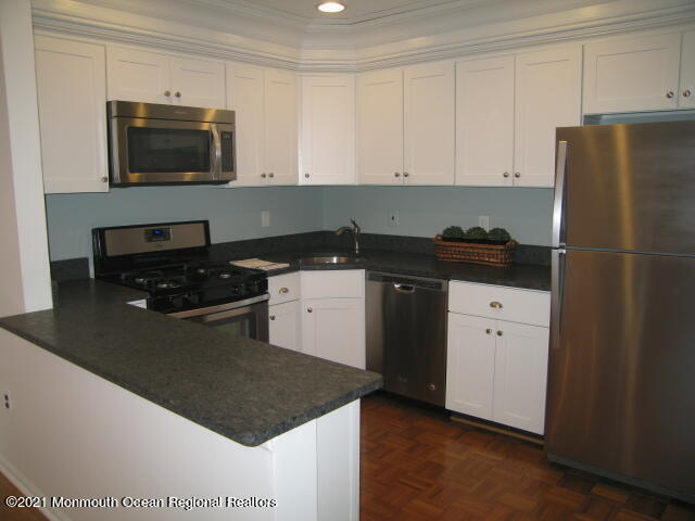 Primary Photo - 90 Quince Ct