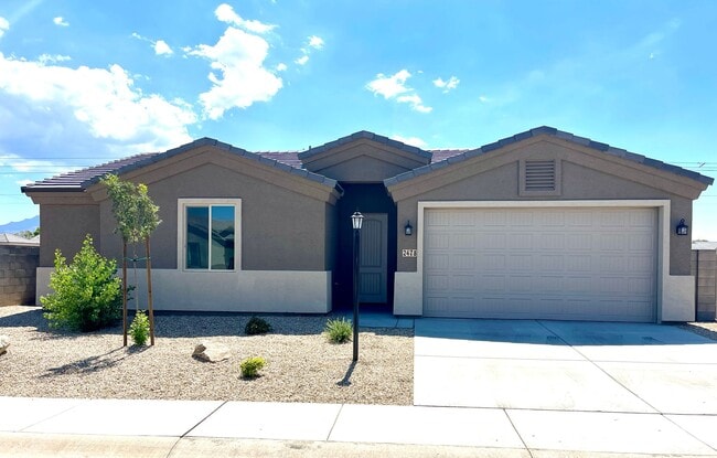 Primary Photo - Beautiful 2024 Built 3 Bedroom Home in Leg...