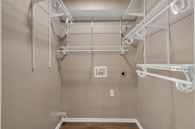 Building Photo - 5727 Richmond Ave