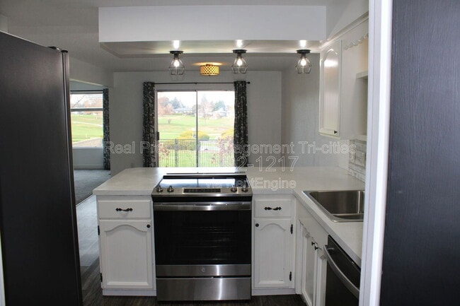 Building Photo - 444 Greenbrook Pl