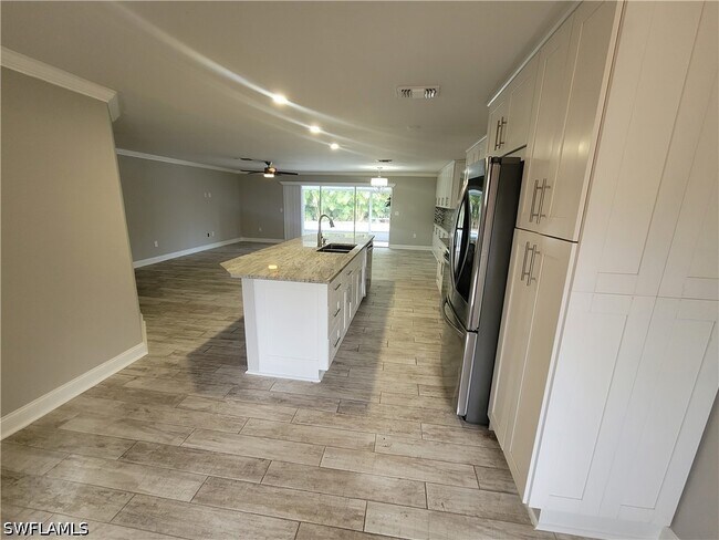 Building Photo - 117 Big Springs Dr