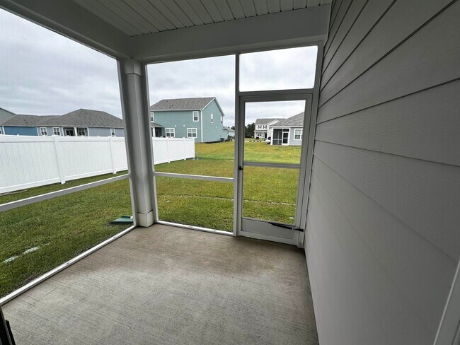 Building Photo - 5175 Yellowstone Dr