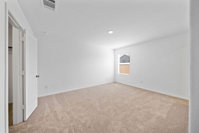 Building Photo - 9311 Selene Pl