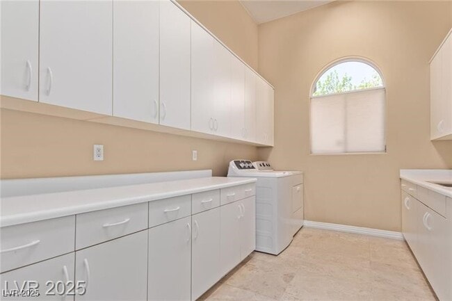 Building Photo - 1008 Trophy Hills Dr