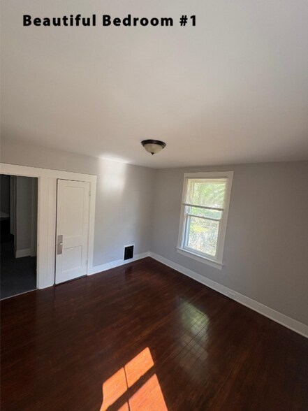 Building Photo - 868 Academy Ave