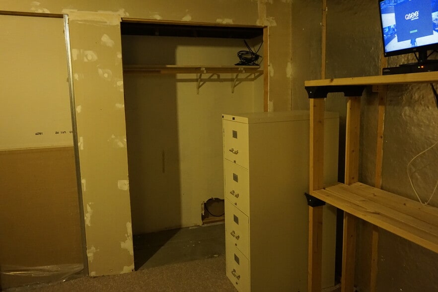 Building Photo - 16056 E Oxford Dr