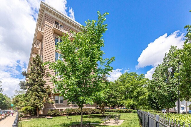 Building Photo - Mt. Pleasant Condo | 2 Bed | 2 Bath | 1,250 Sf