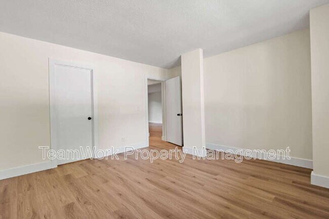 Building Photo - 8483 Yadkin Cir